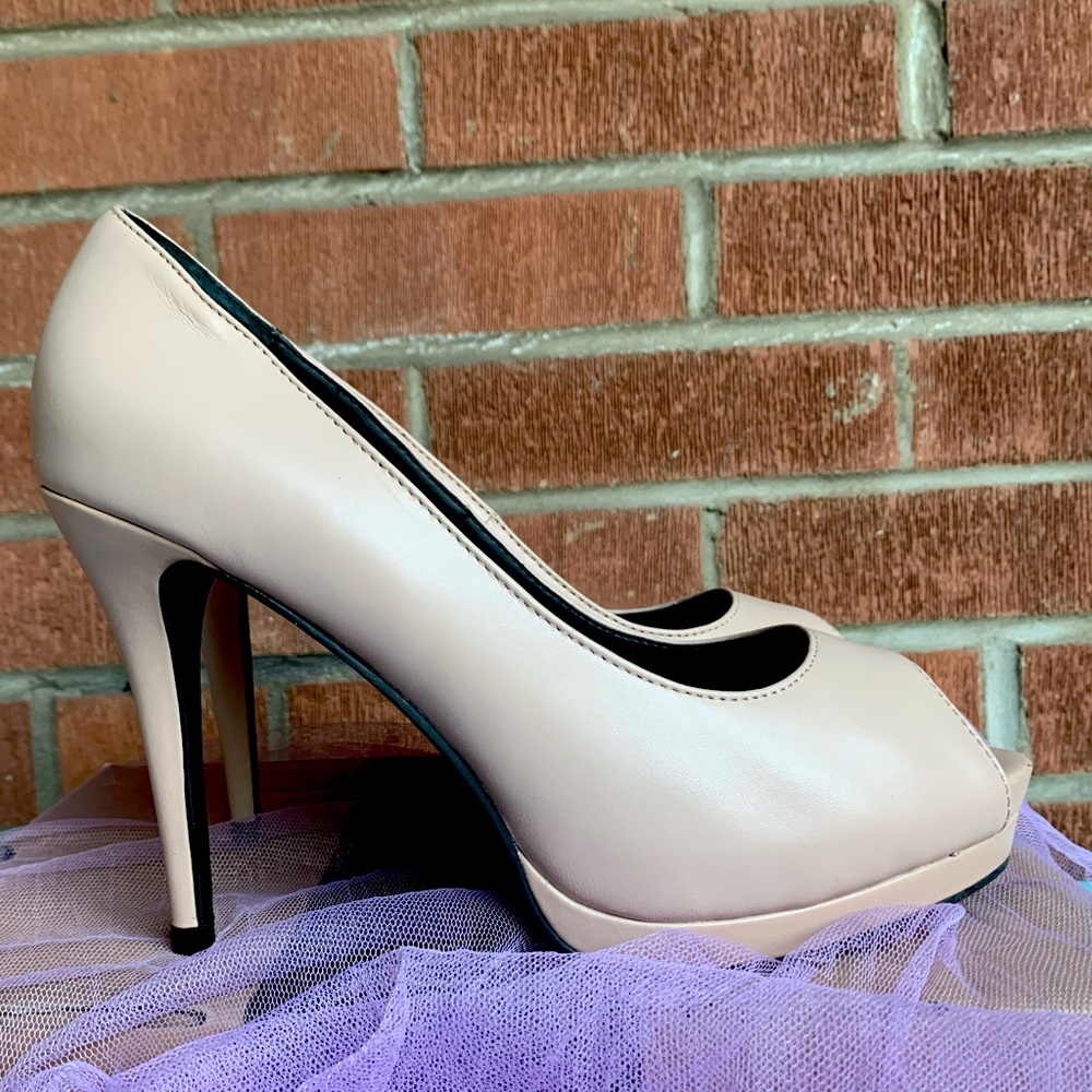 NIB 💯Leather NWT platform Heels